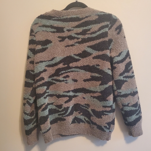 Barefoot Dreams CozyChic Women's Pullover Soft Sweater In Camoflauge‎ Size M - Picture 4 of 7